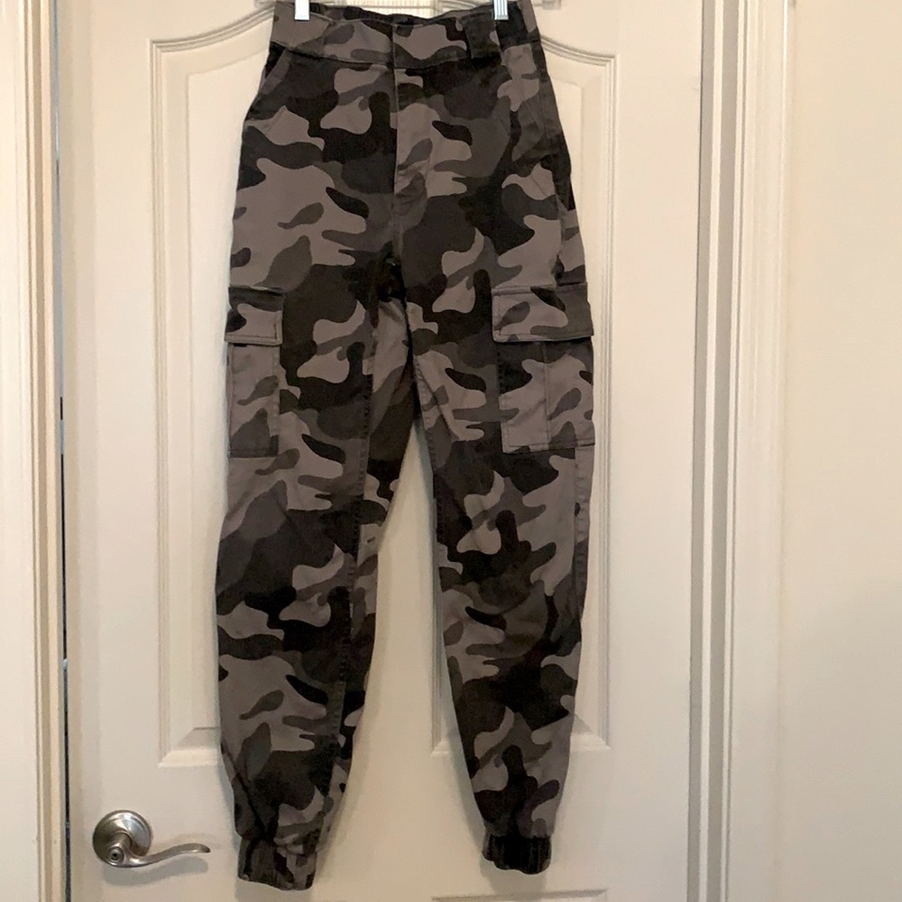 Hollister high-rise utility jogger